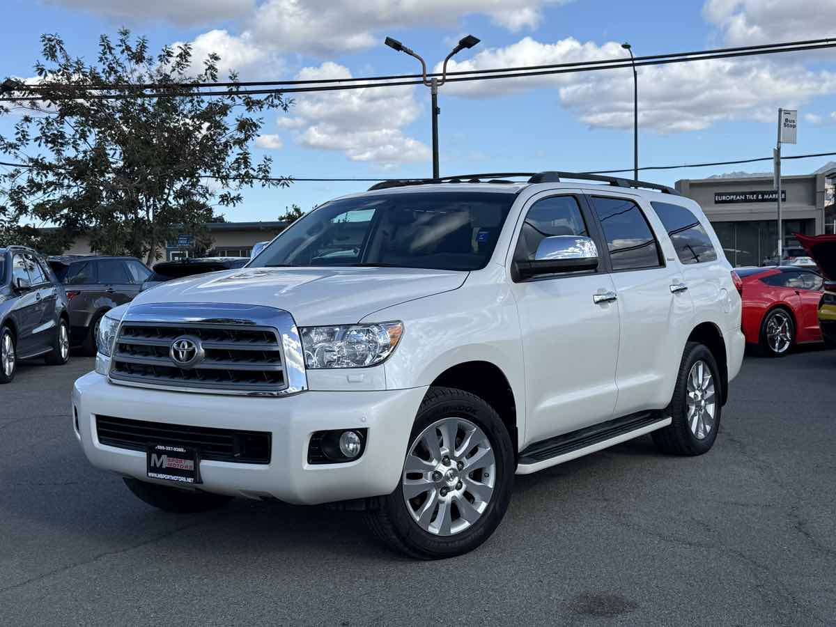 2013 Toyota Sequoia Platinum photo 3