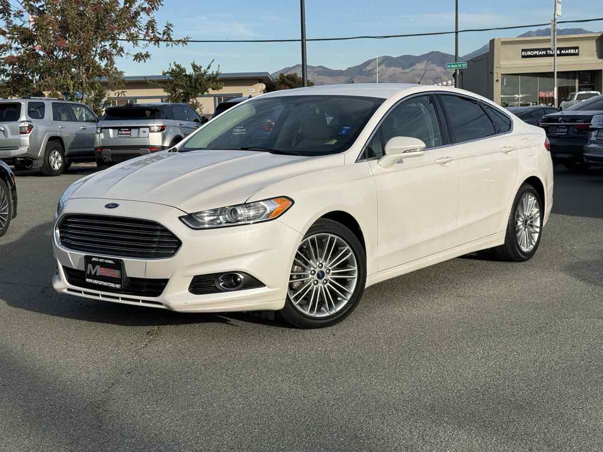 2015 Ford Fusion SE photo 3