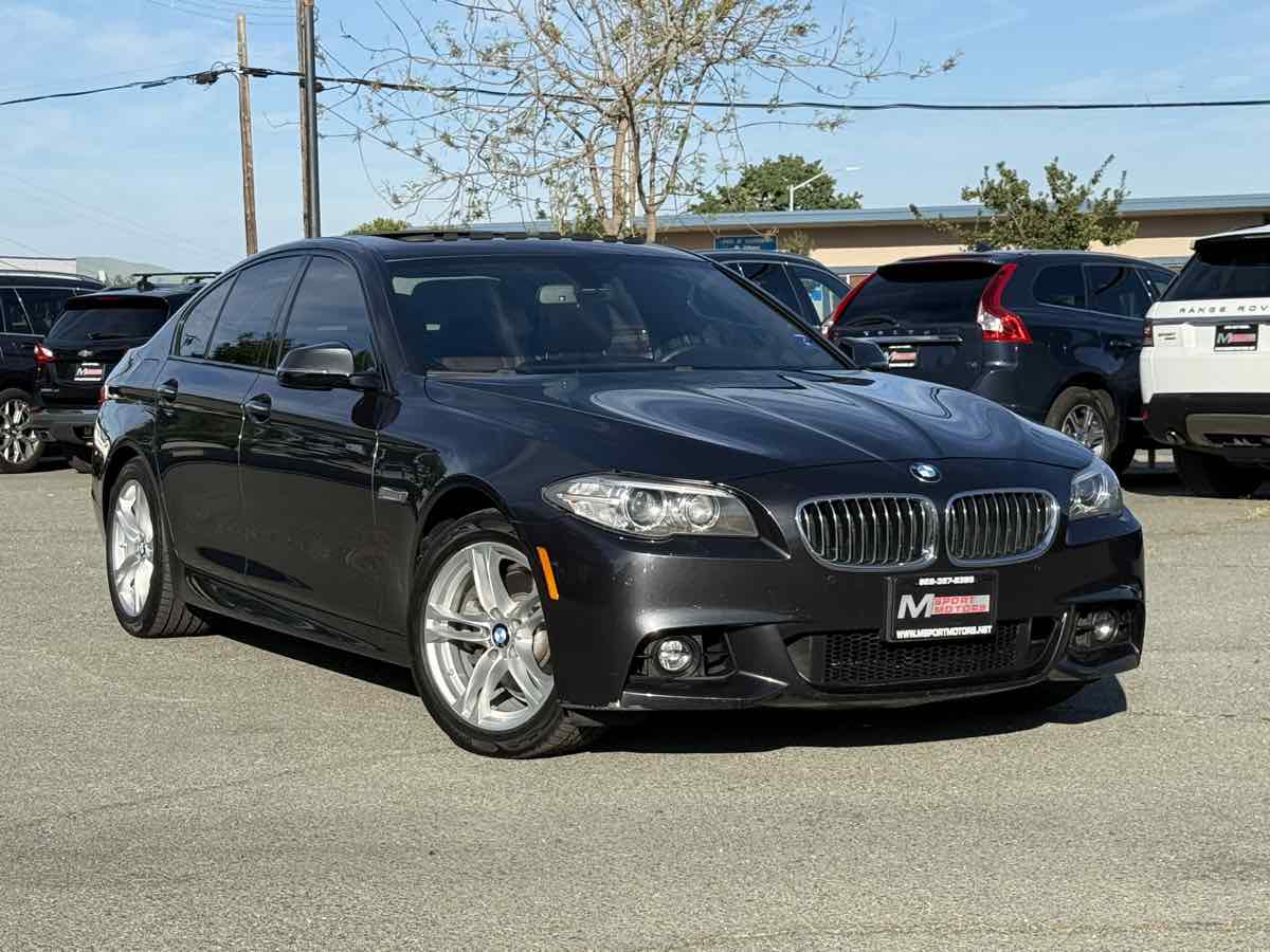 2015 BMW 5 Series 528i Sedan RWD
