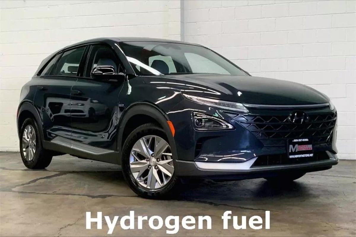 2019 Hyundai NEXO Blue