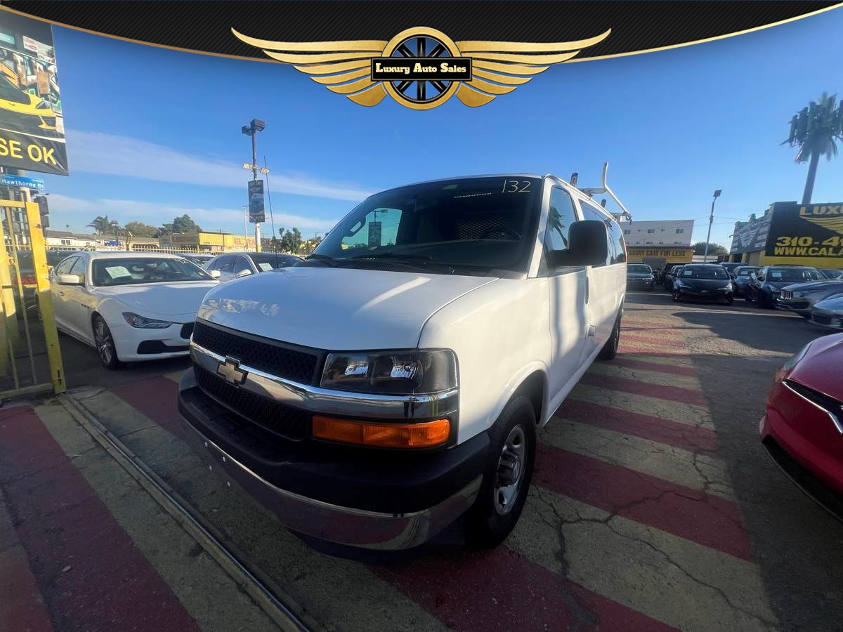 2017 Chevrolet Express Passenger LT