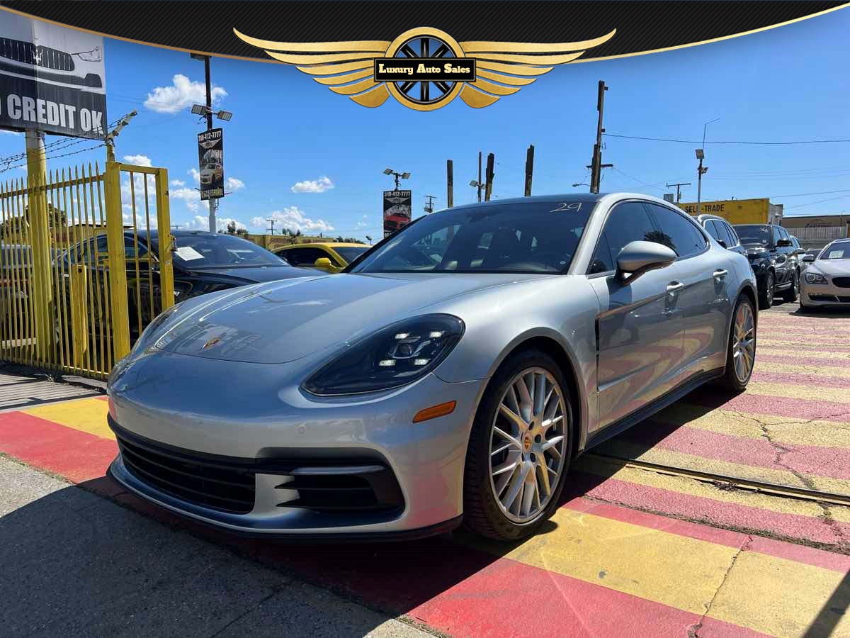 2018 Porsche Panamera 