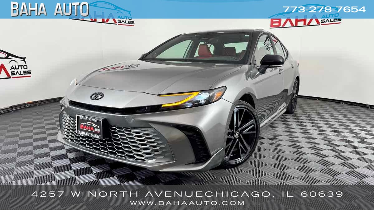 2025 Toyota Camry XSE Hybrid's photo