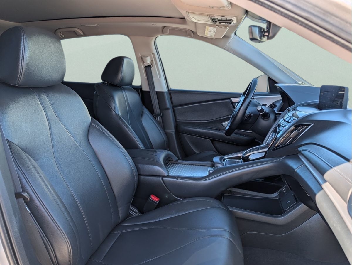 View vehicle photo 6