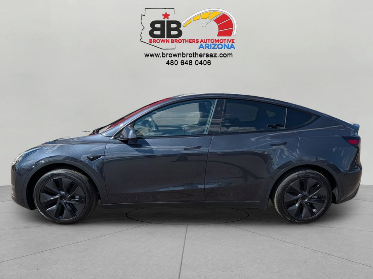 2025 Tesla Model Y Long Range - Photo 12