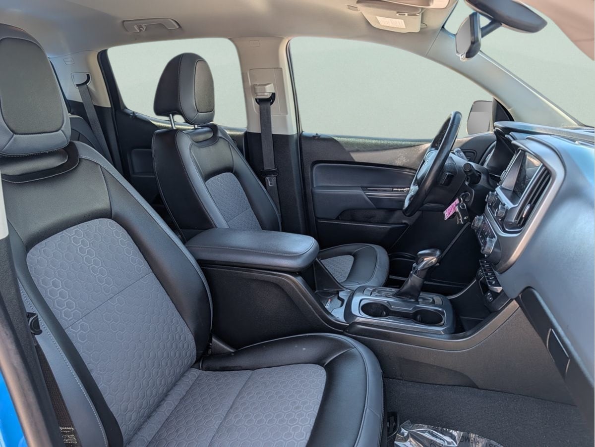 2022 Chevrolet Colorado Z71 - Photo 6