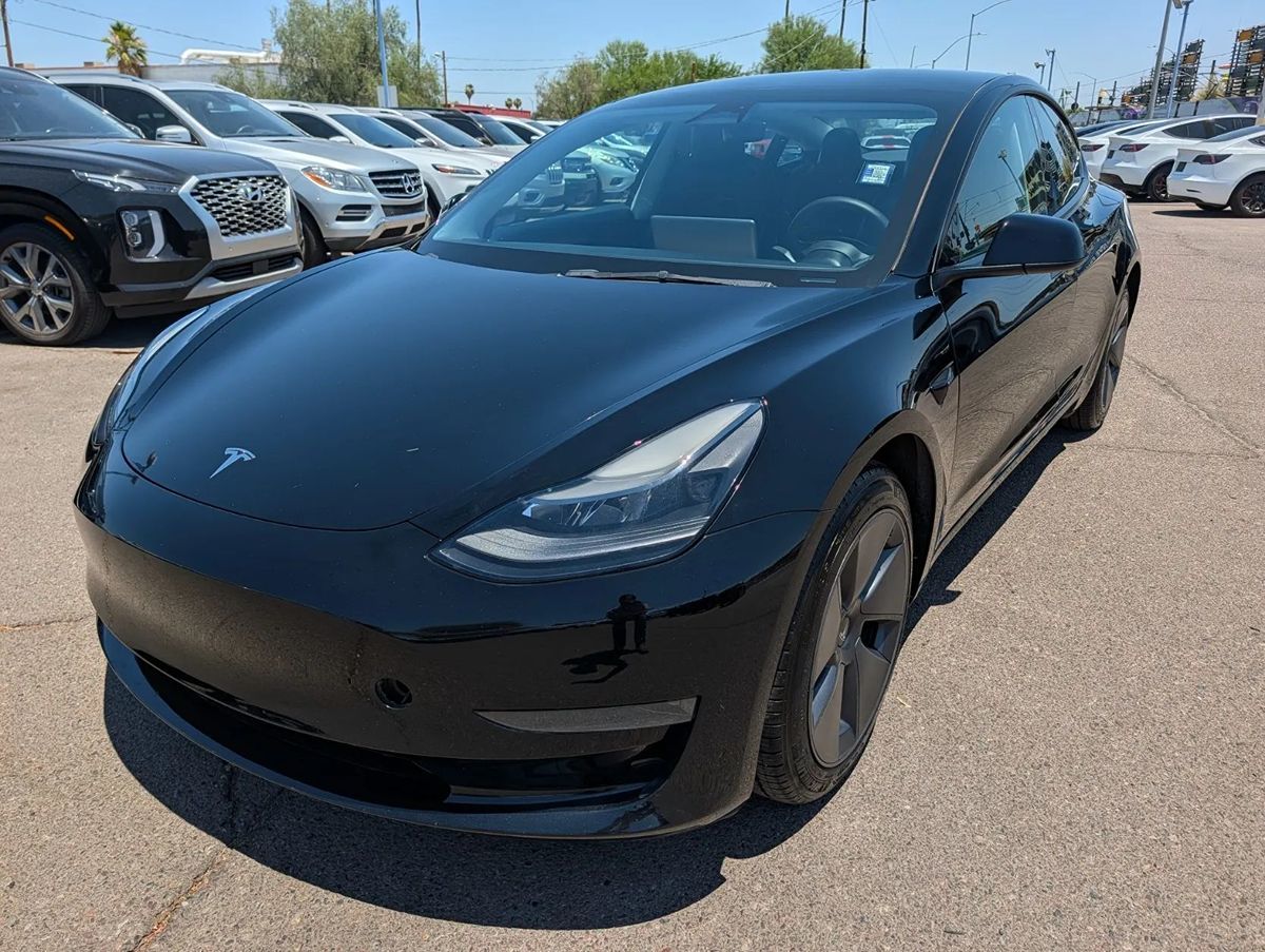 2023 Tesla Model 3 -'s photo