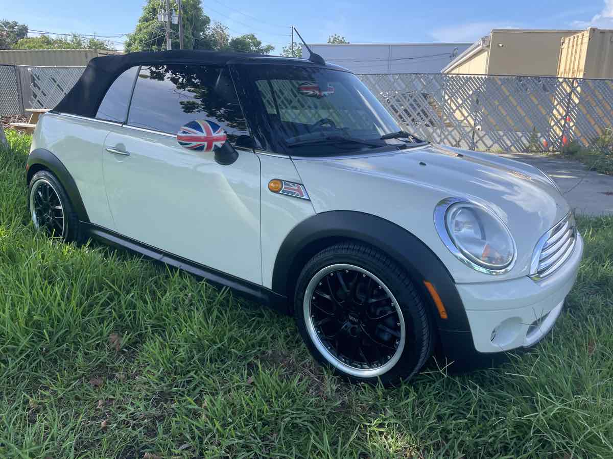 2009 Mini Cooper Convertible Base photo 7