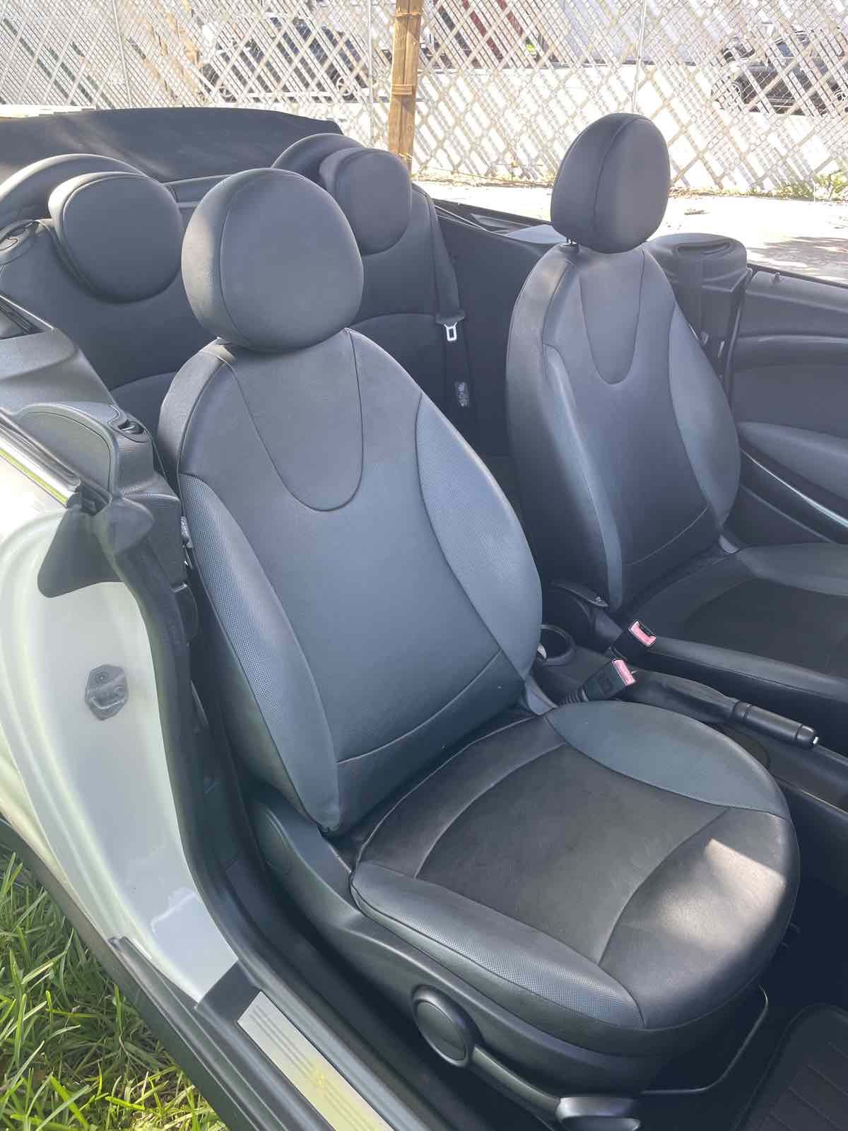 2009 Mini Cooper Convertible Base photo 24