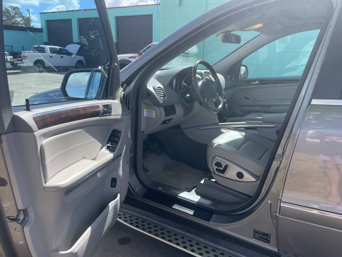 2010 Mercedes Benz ML 350 photo 8