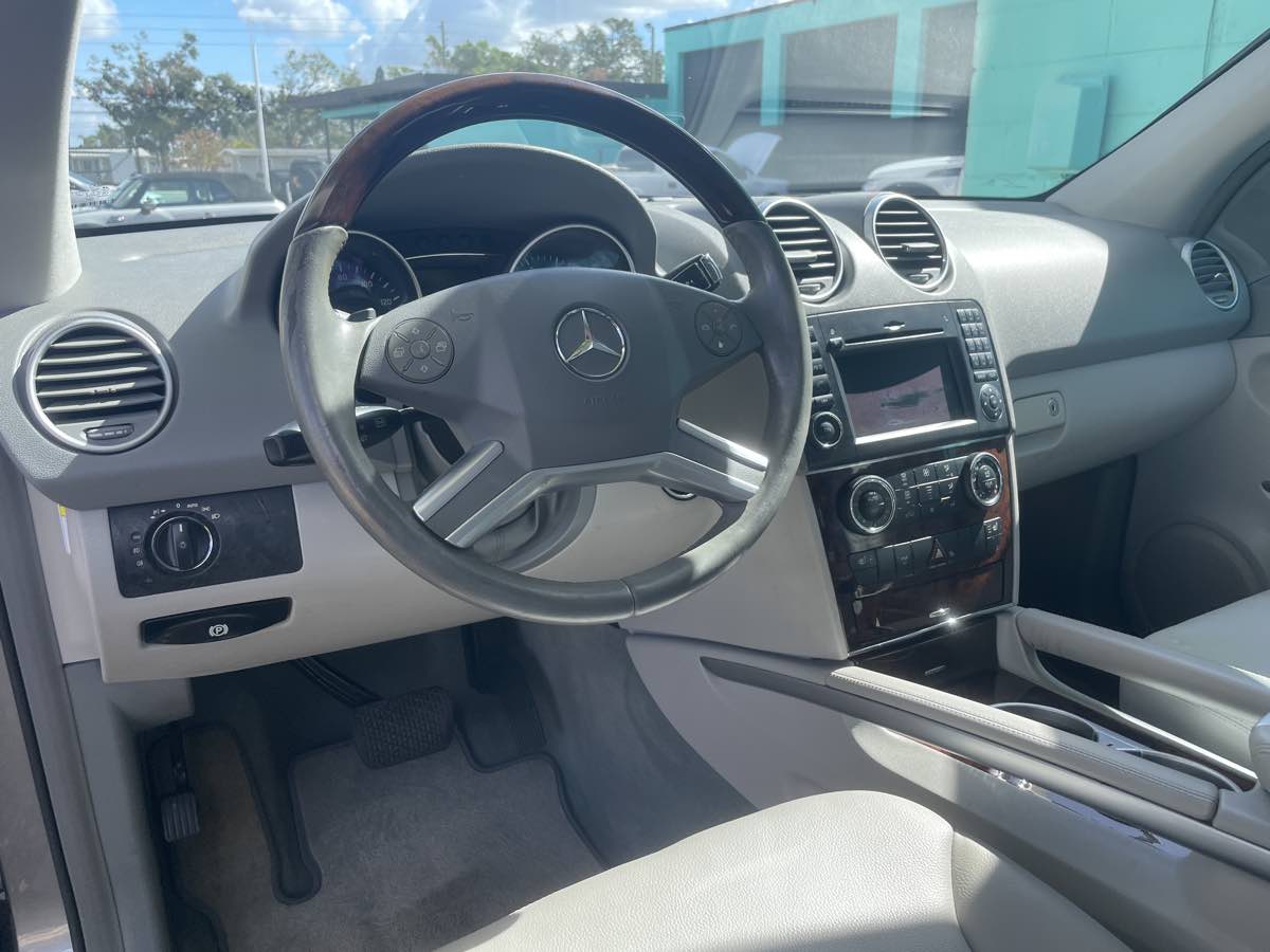 2010 Mercedes Benz ML 350 photo 11