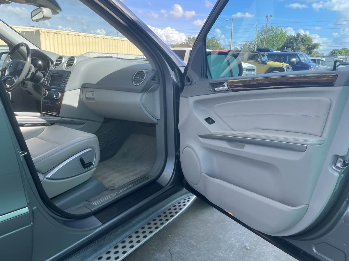 2010 Mercedes Benz ML 350 photo 12