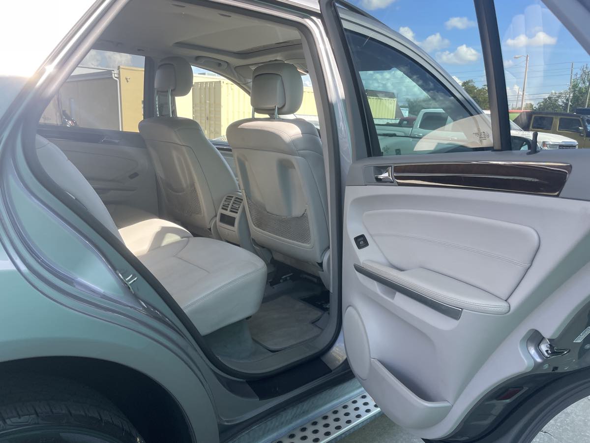 2010 Mercedes Benz ML 350 photo 15