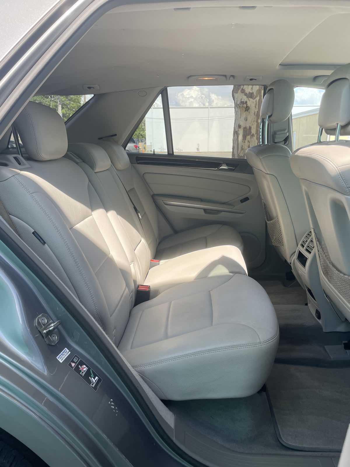 2010 Mercedes Benz ML 350 photo 16