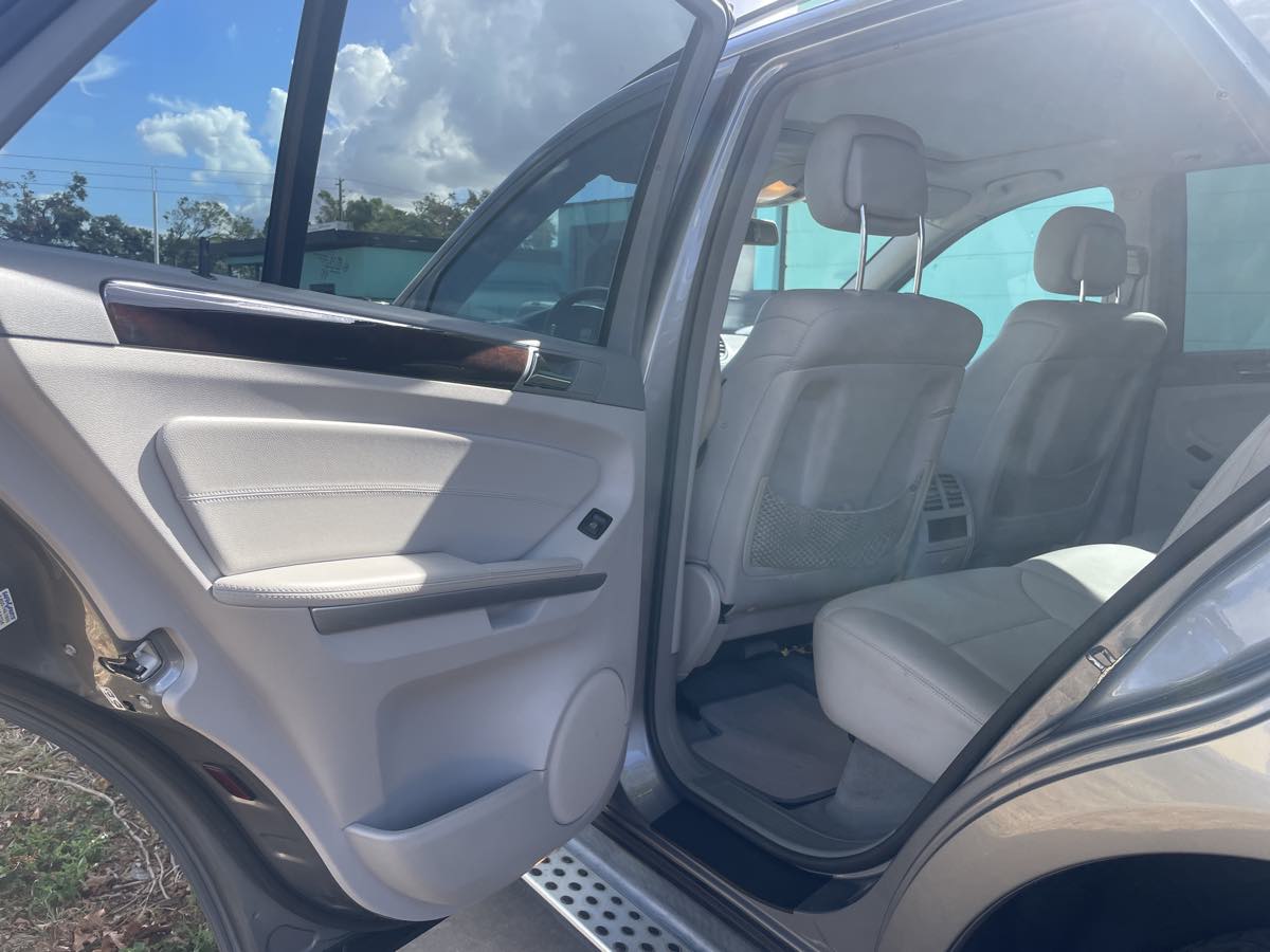 2010 Mercedes Benz ML 350 photo 17