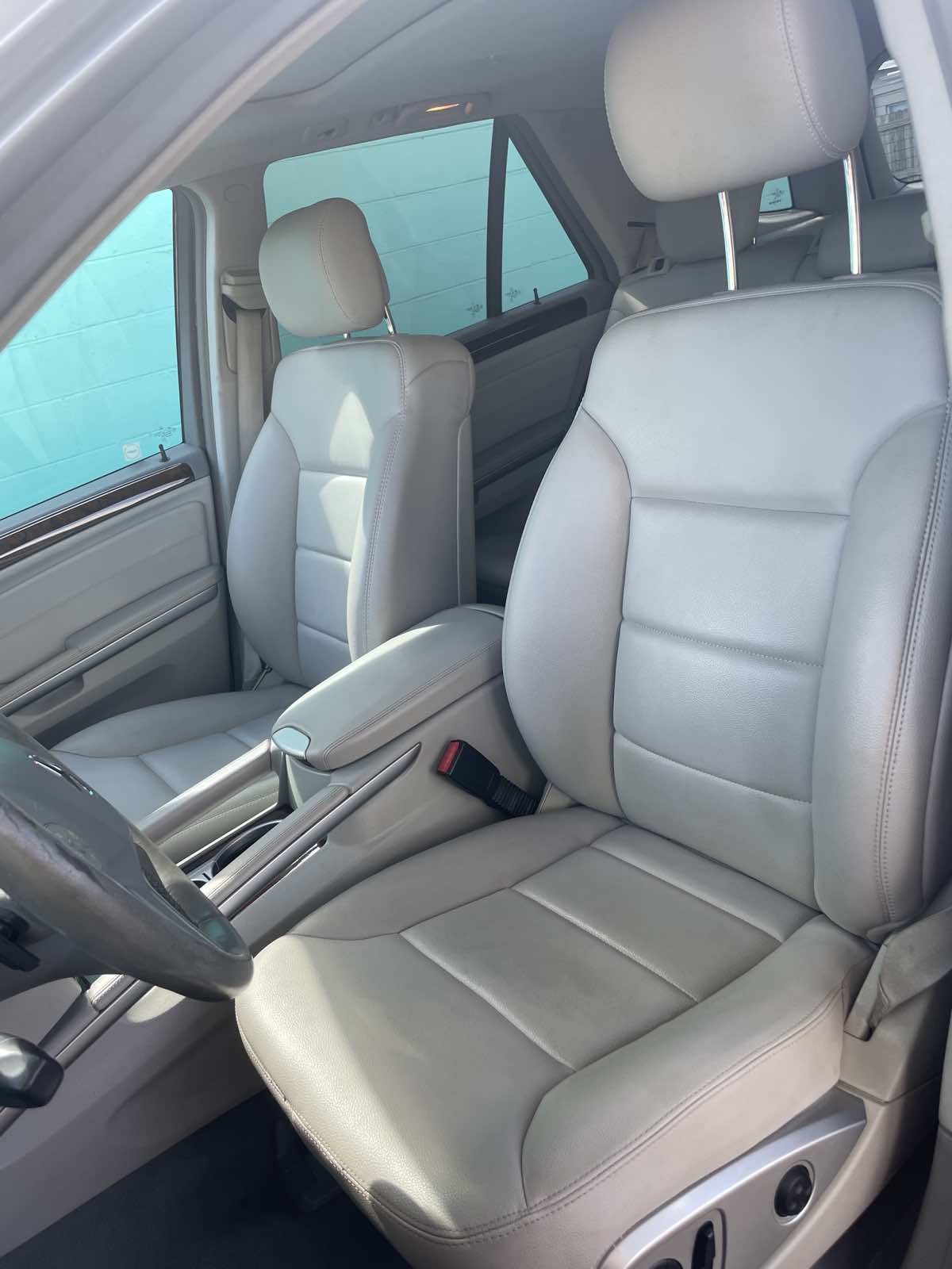 2010 Mercedes Benz ML 350 photo 10