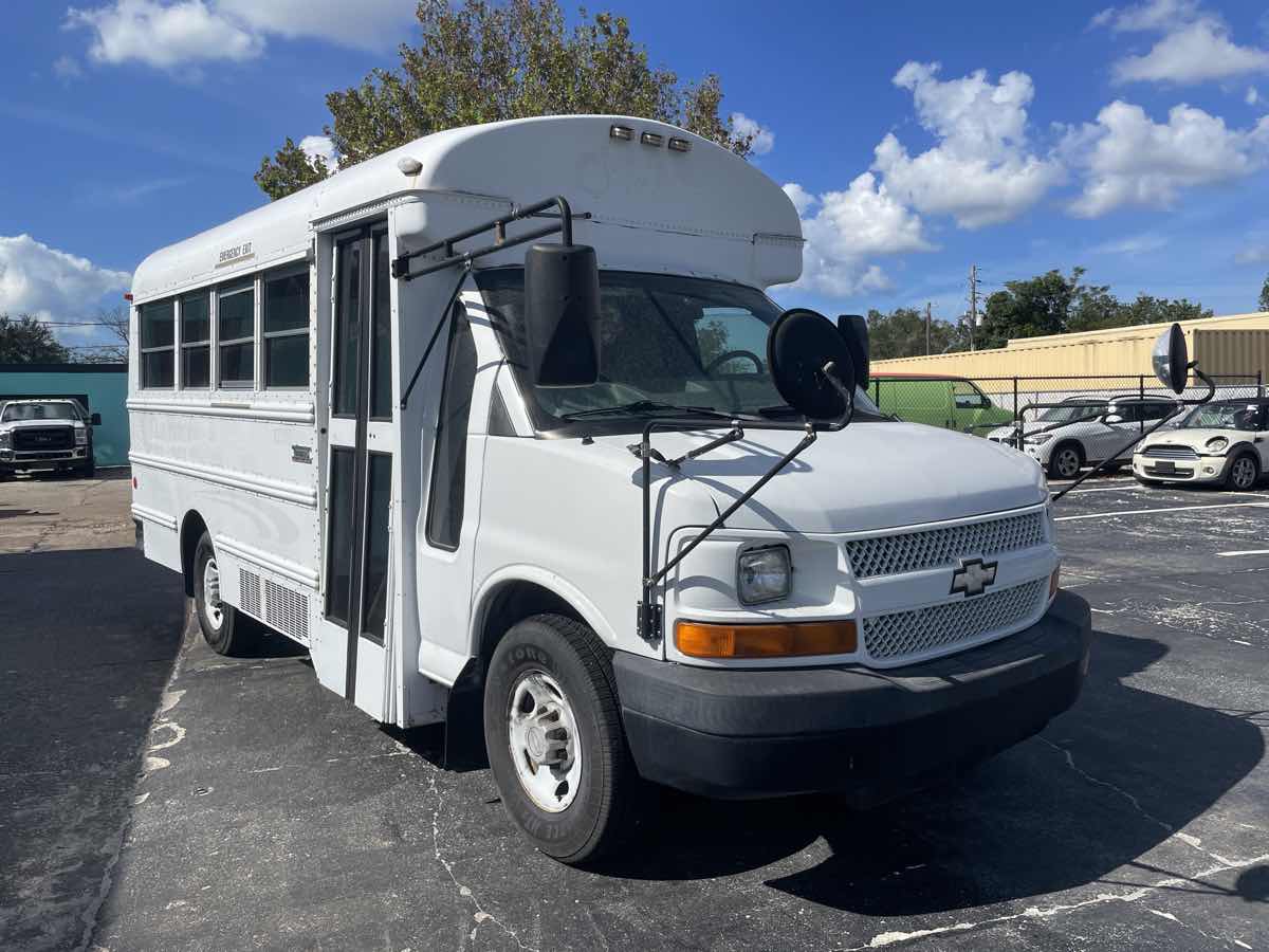 2007 Chevrolet Express Cutaway photo 7