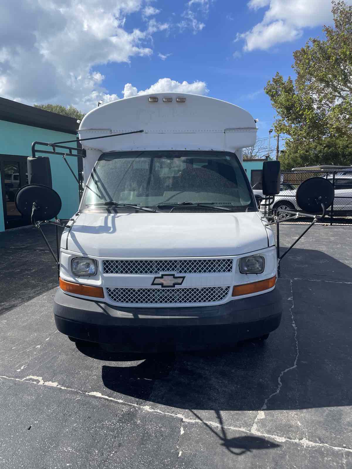 2007 Chevrolet Express Cutaway photo 8