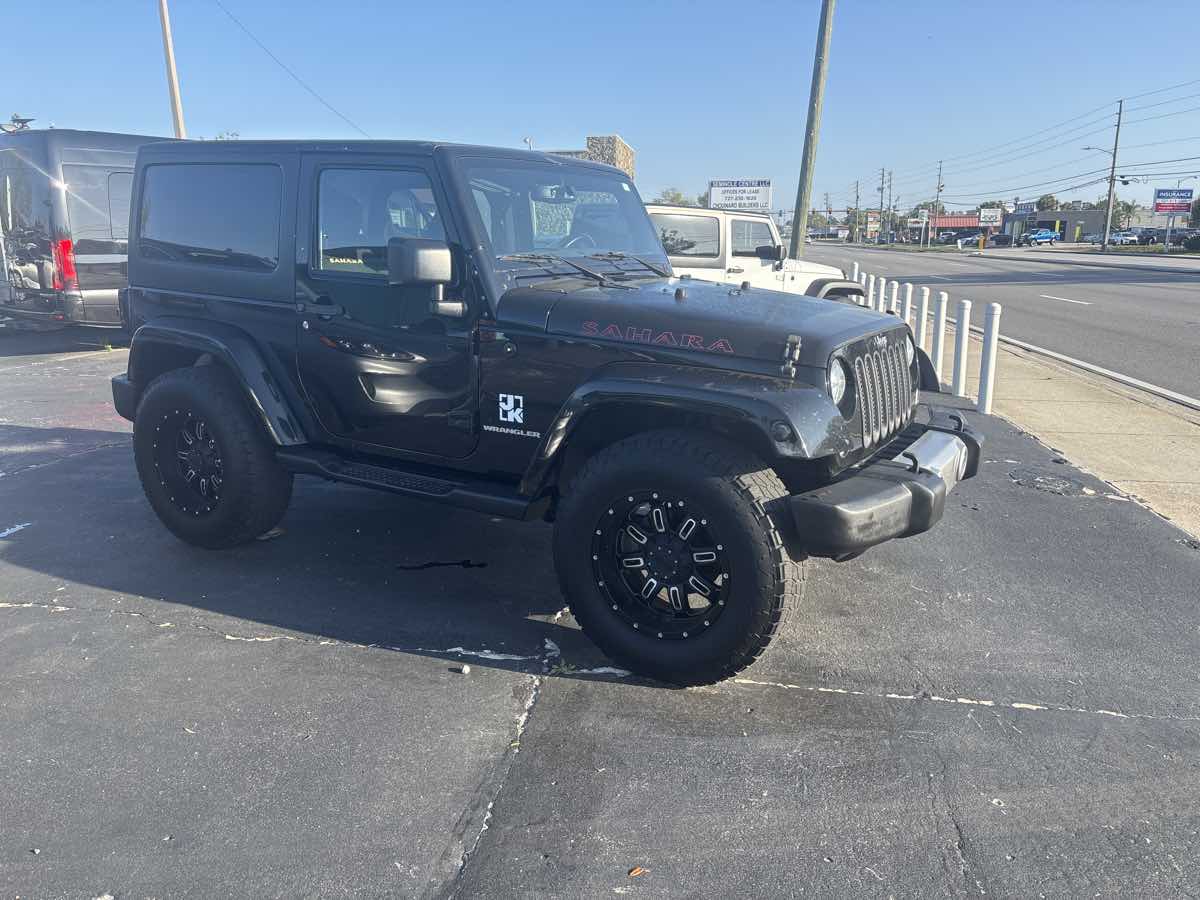 2015 Jeep Wrangler Sahara photo 2