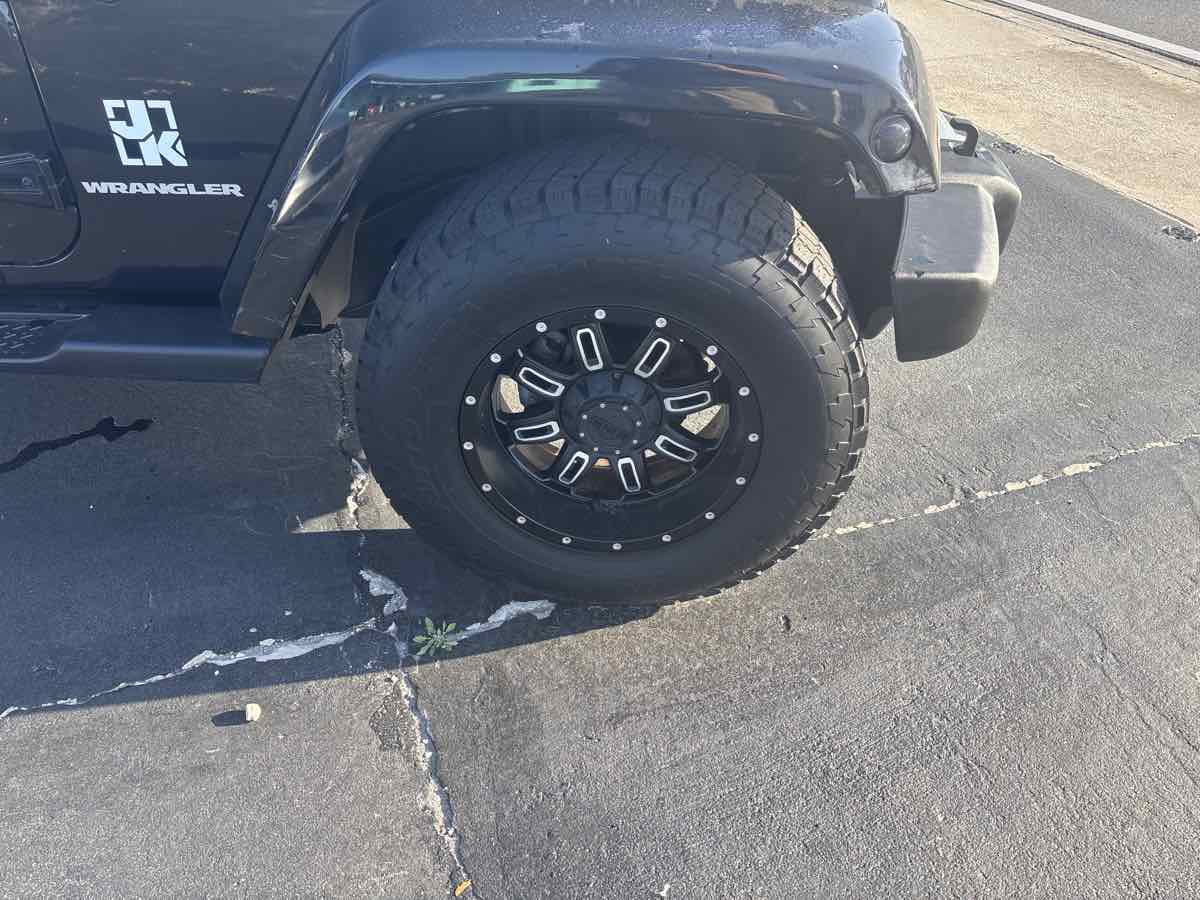 2015 Jeep Wrangler Sahara photo 4