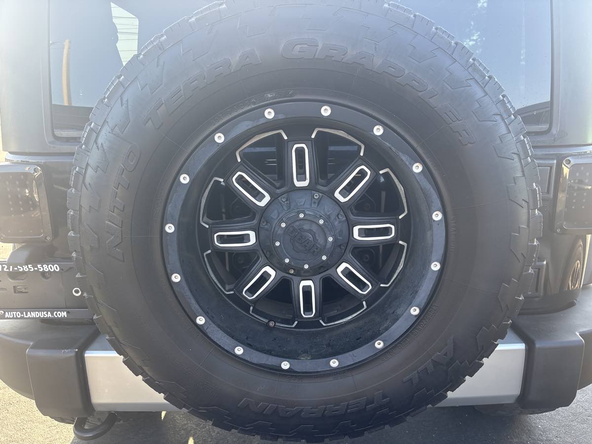 2015 Jeep Wrangler Sahara photo 12