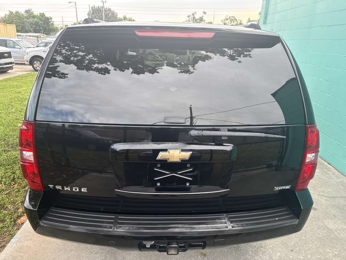 2007 Chevrolet Tahoe LT photo 2