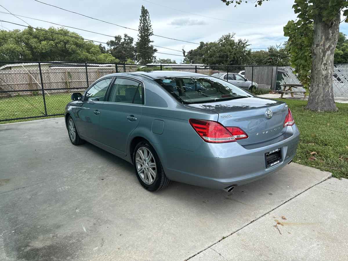 2005 Toyota Avalon XL photo 6