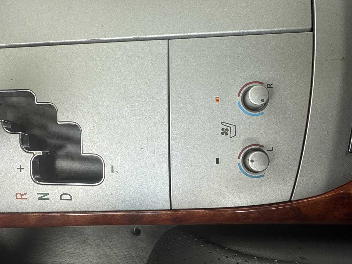 2005 Toyota Avalon XL photo 10
