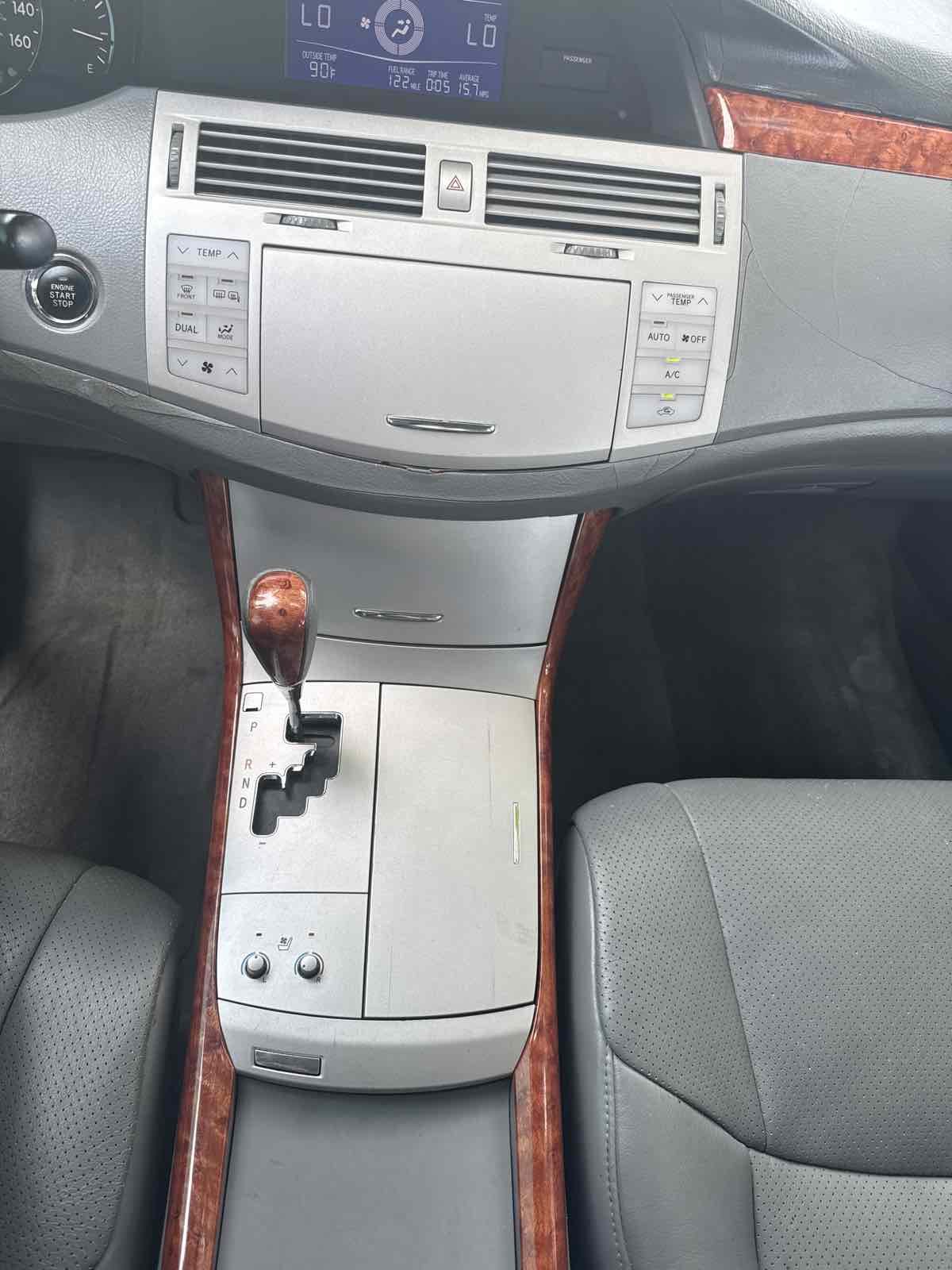 2005 Toyota Avalon XL photo 14