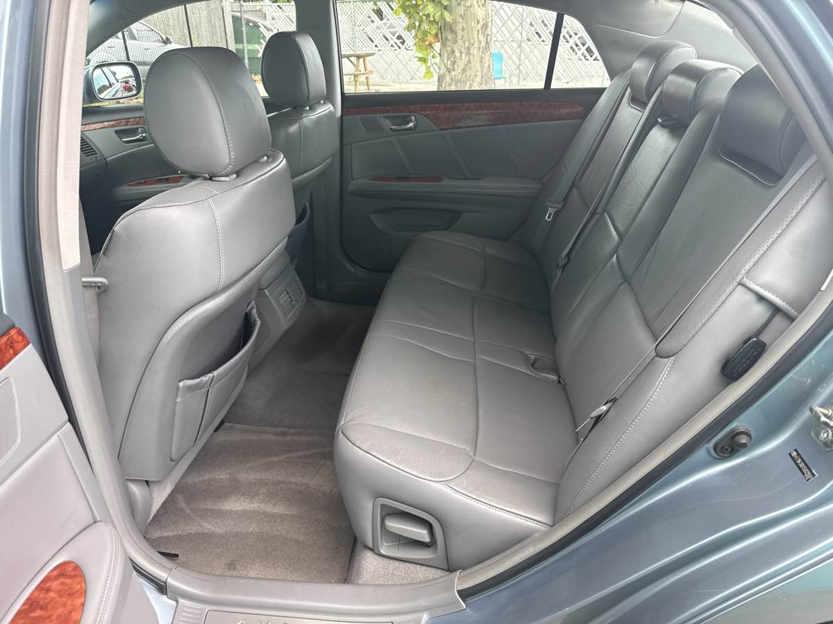 2005 Toyota Avalon XL photo 20
