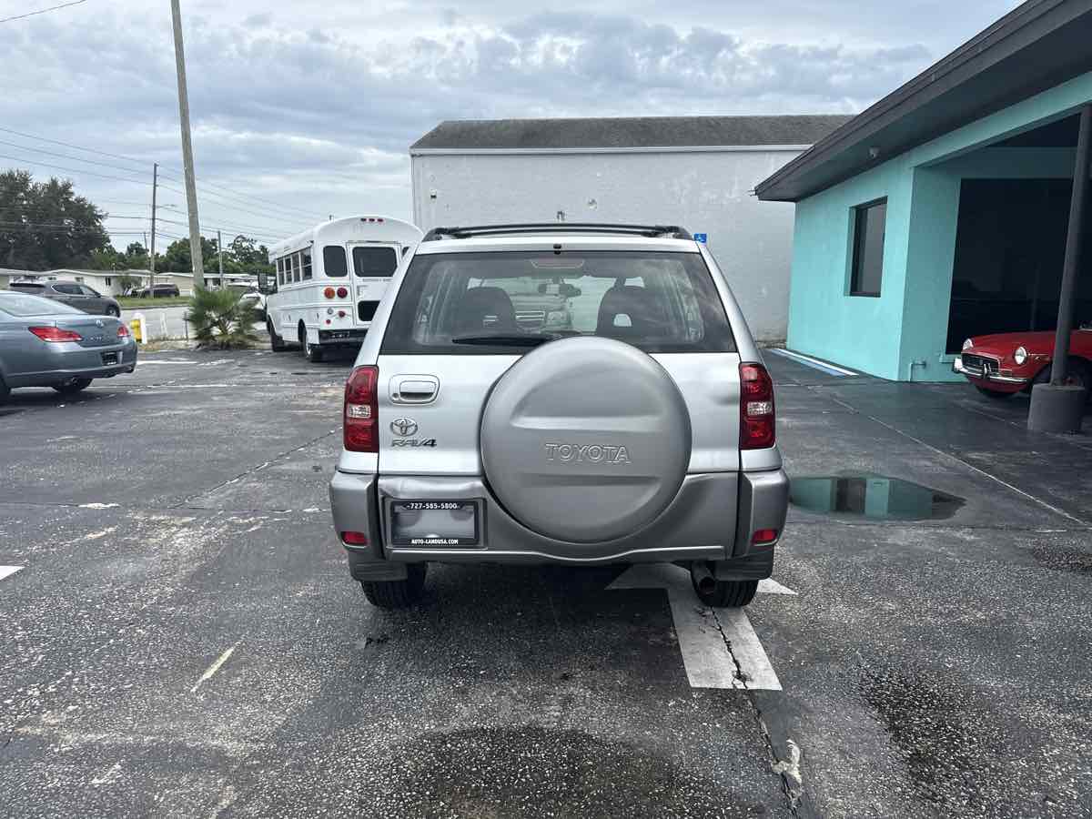 2004 Toyota RAV4 photo 6