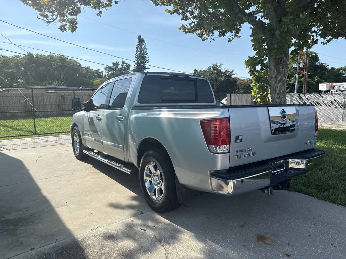 2005 Nissan Titan SE photo 6