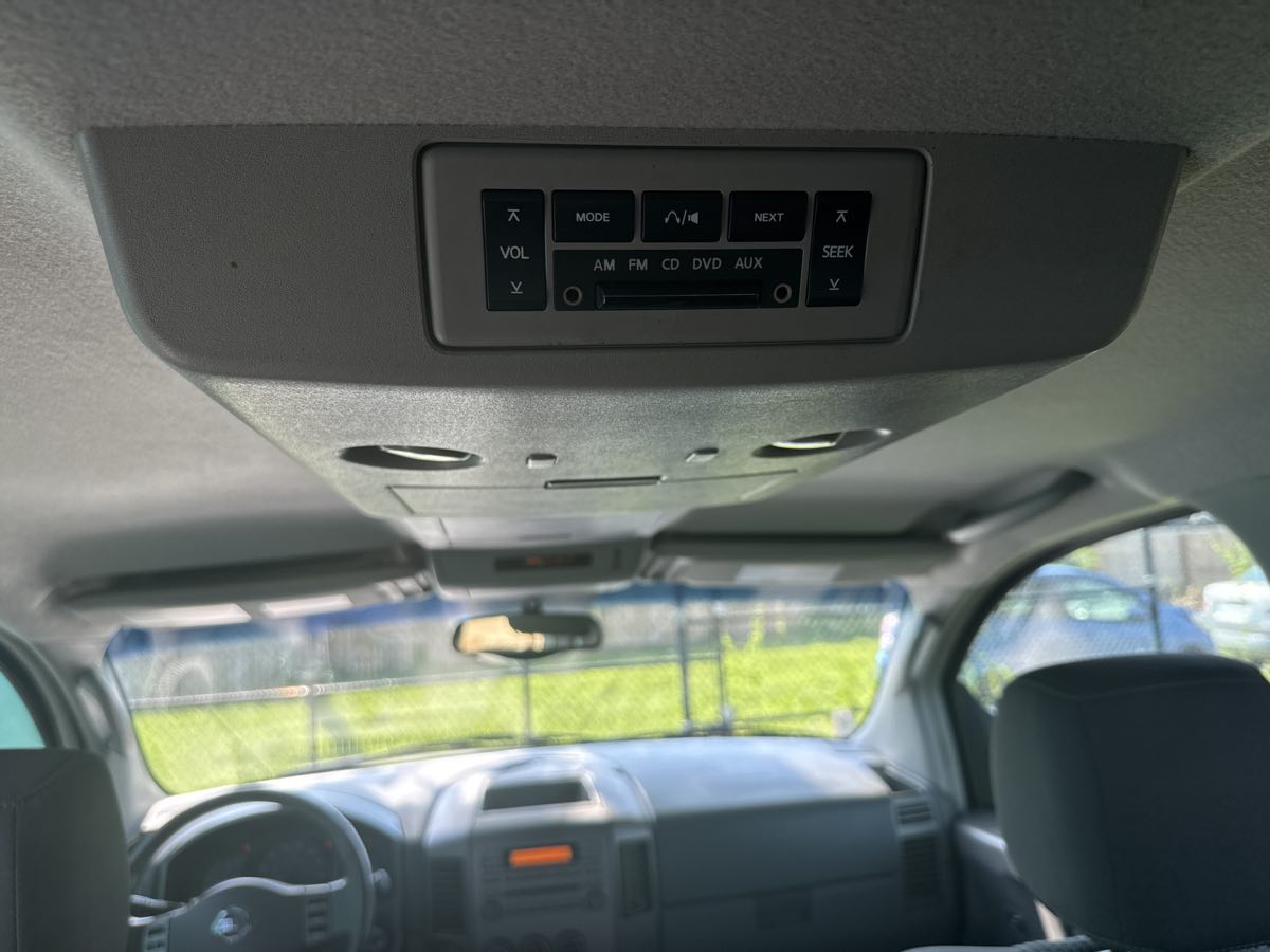 2005 Nissan Titan SE photo 15
