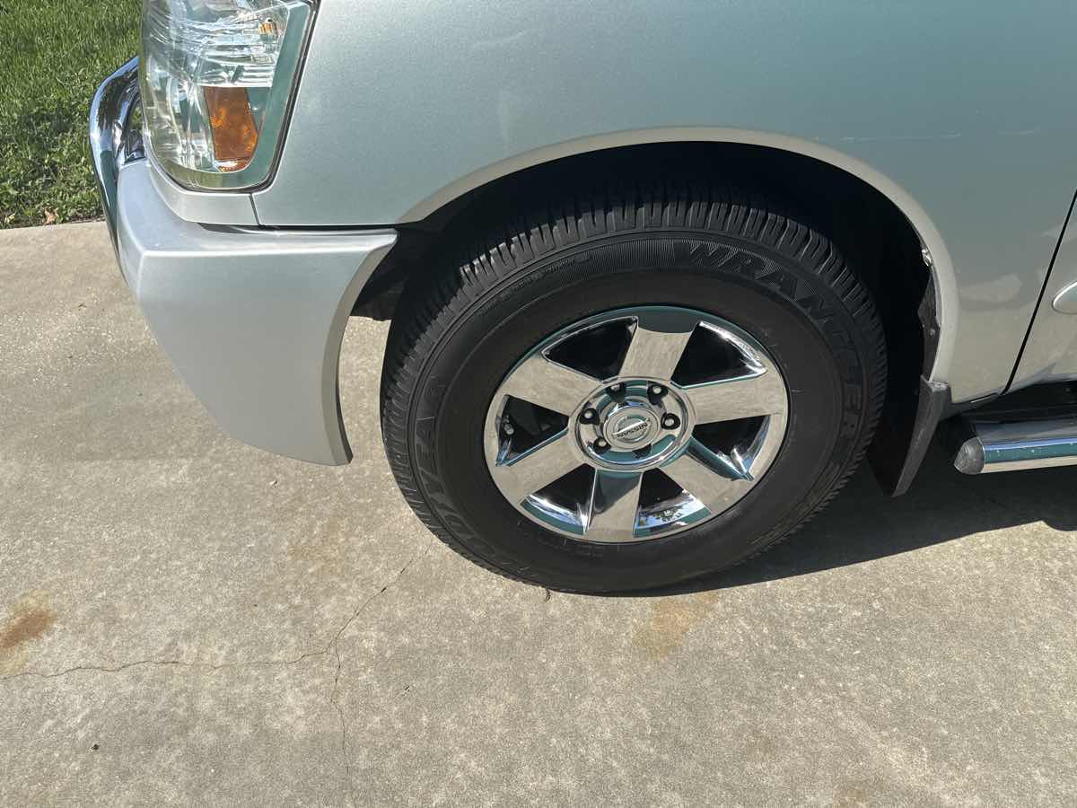 2005 Nissan Titan SE photo 25