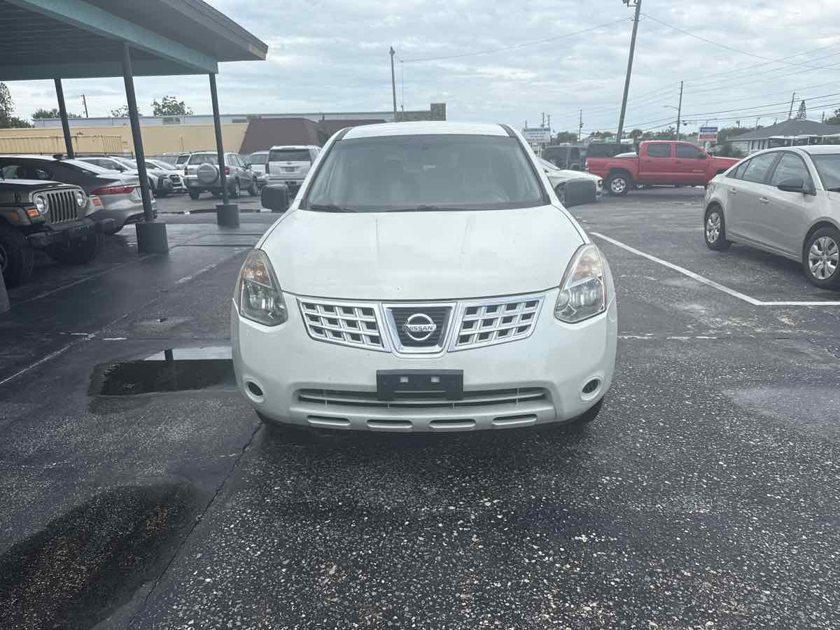 2010 Nissan Rogue S photo 2