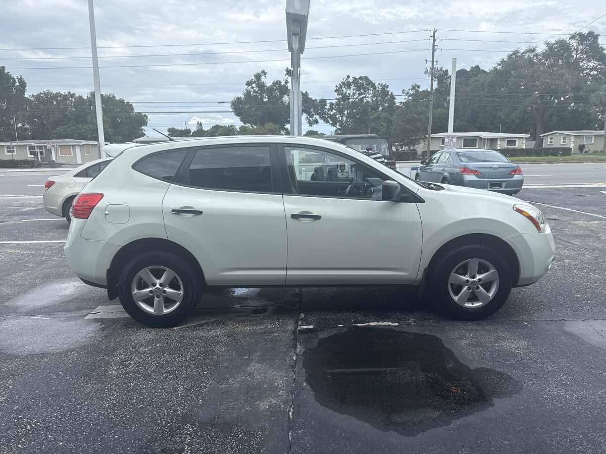 2010 Nissan Rogue S photo 3