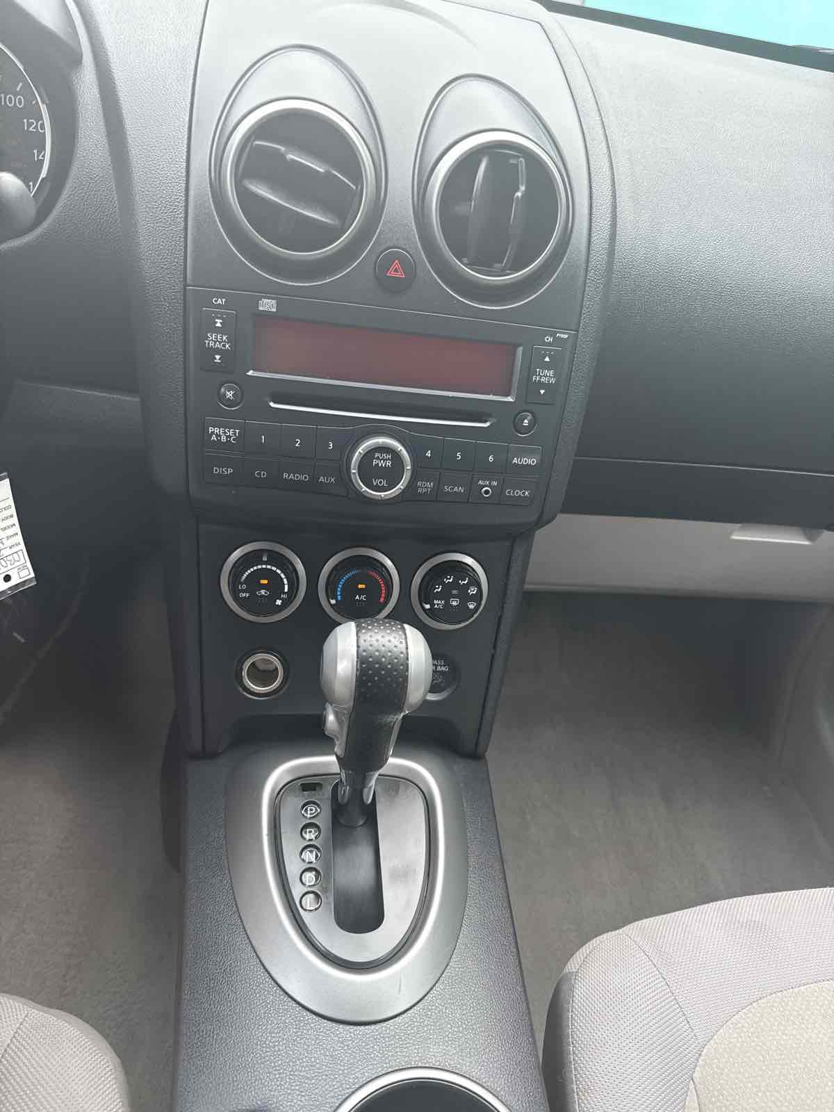 2010 Nissan Rogue S photo 8