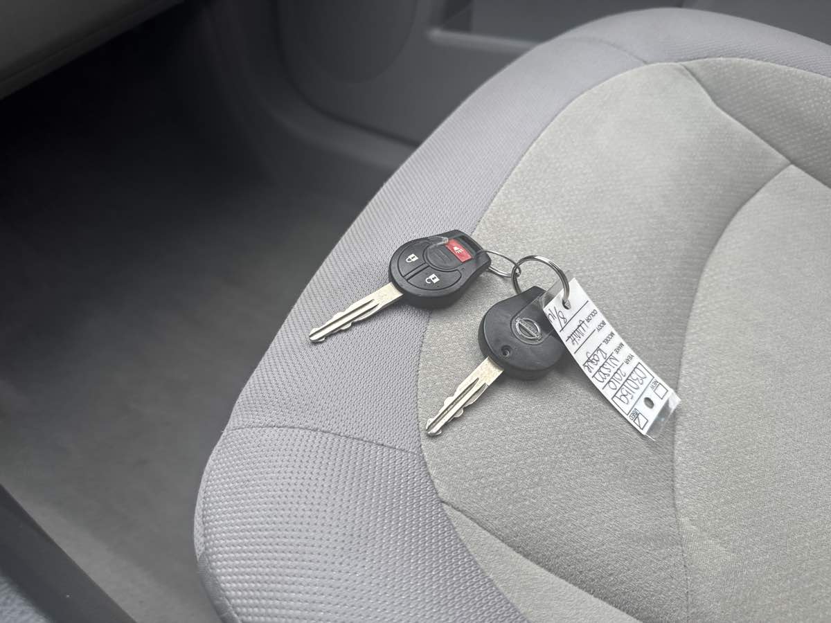 2010 Nissan Rogue S photo 9