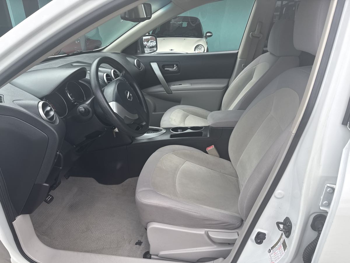 2010 Nissan Rogue S photo 11