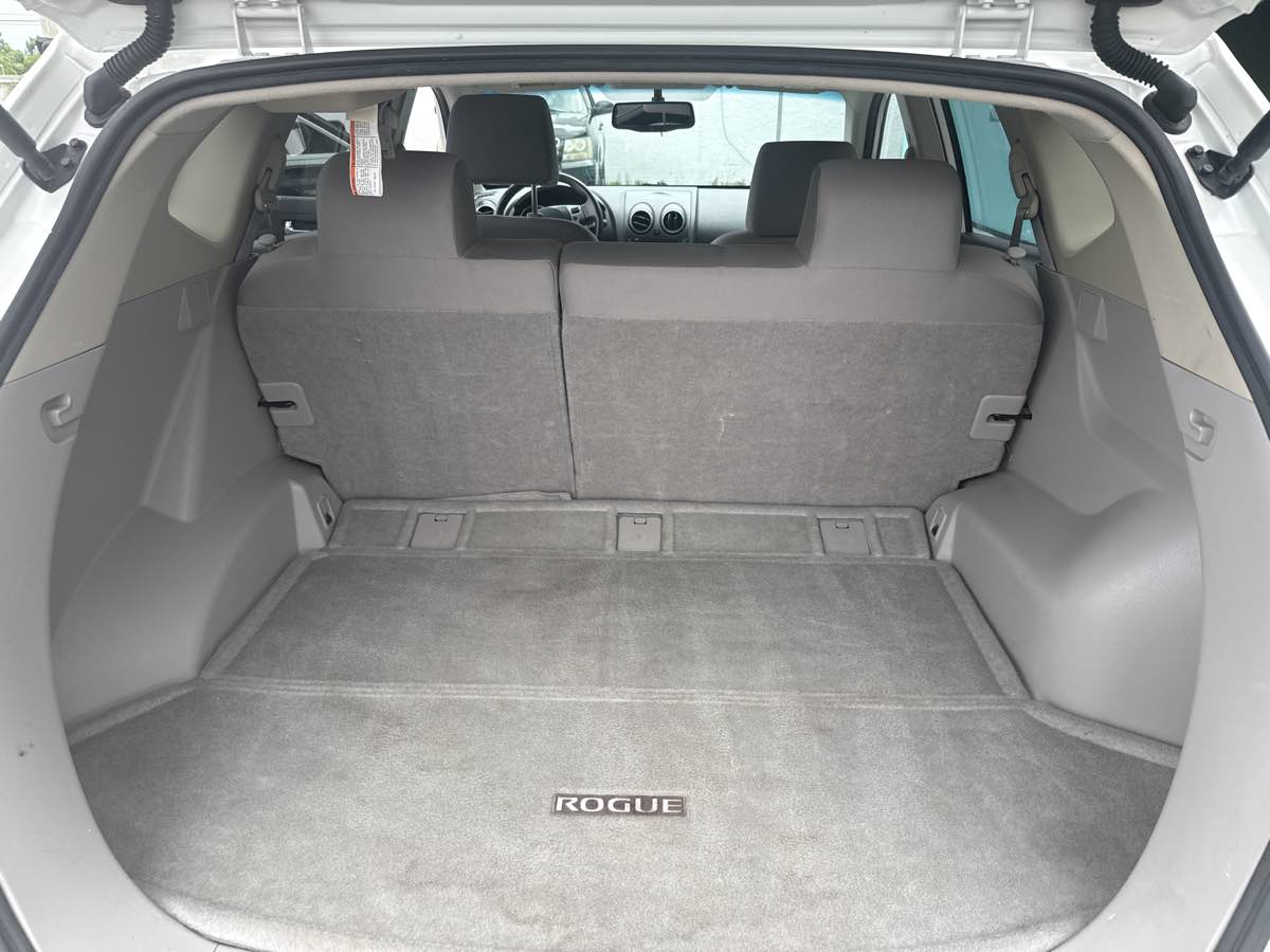 2010 Nissan Rogue S photo 15