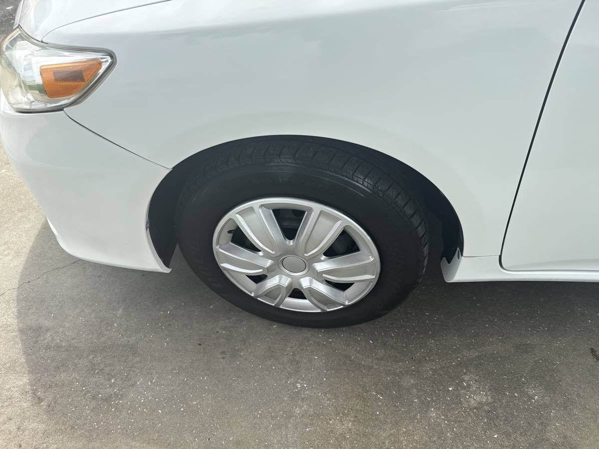 2011 Toyota Corolla L photo 7