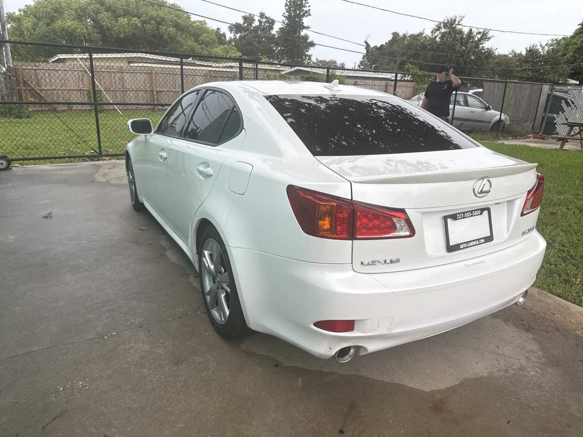 2010 Lexus IS 250 photo 4