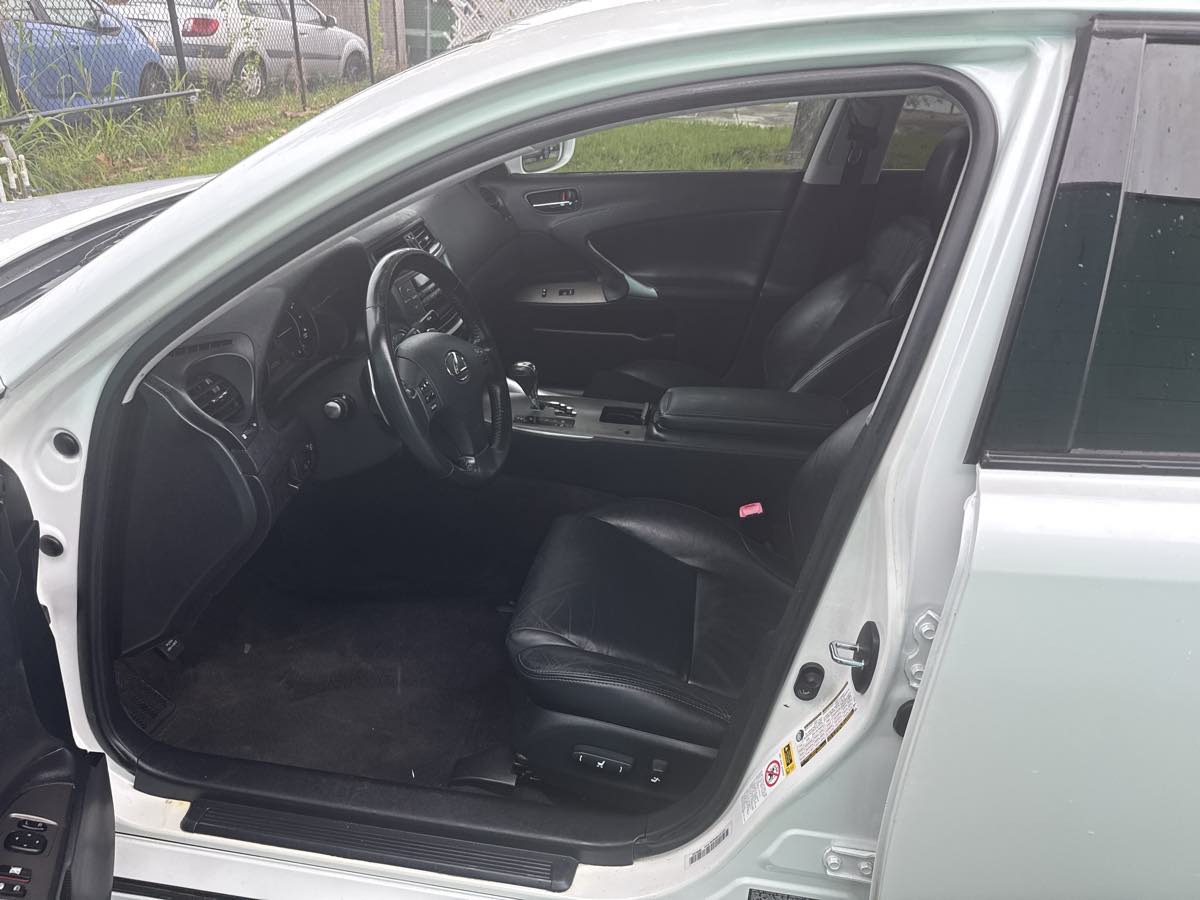 2010 Lexus IS 250 photo 7