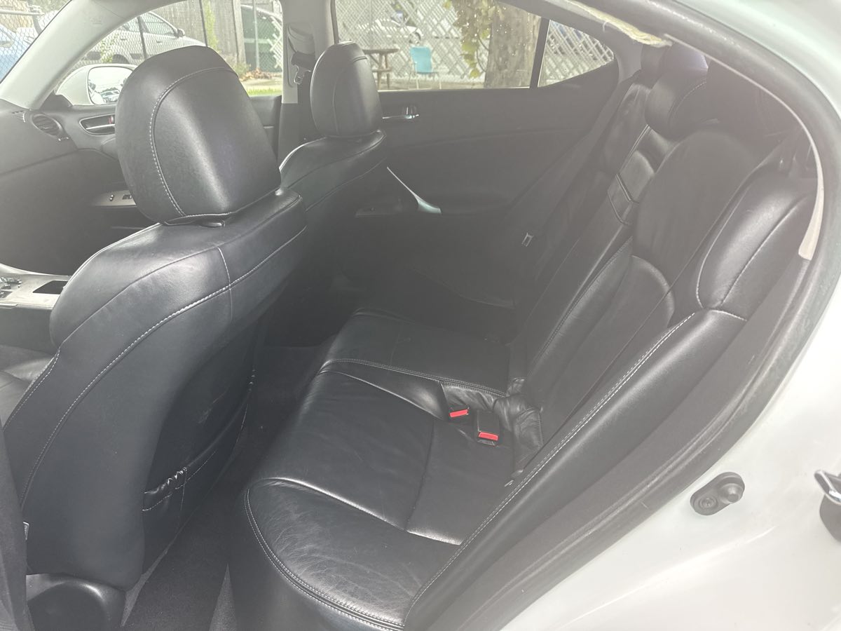 2010 Lexus IS 250 photo 15