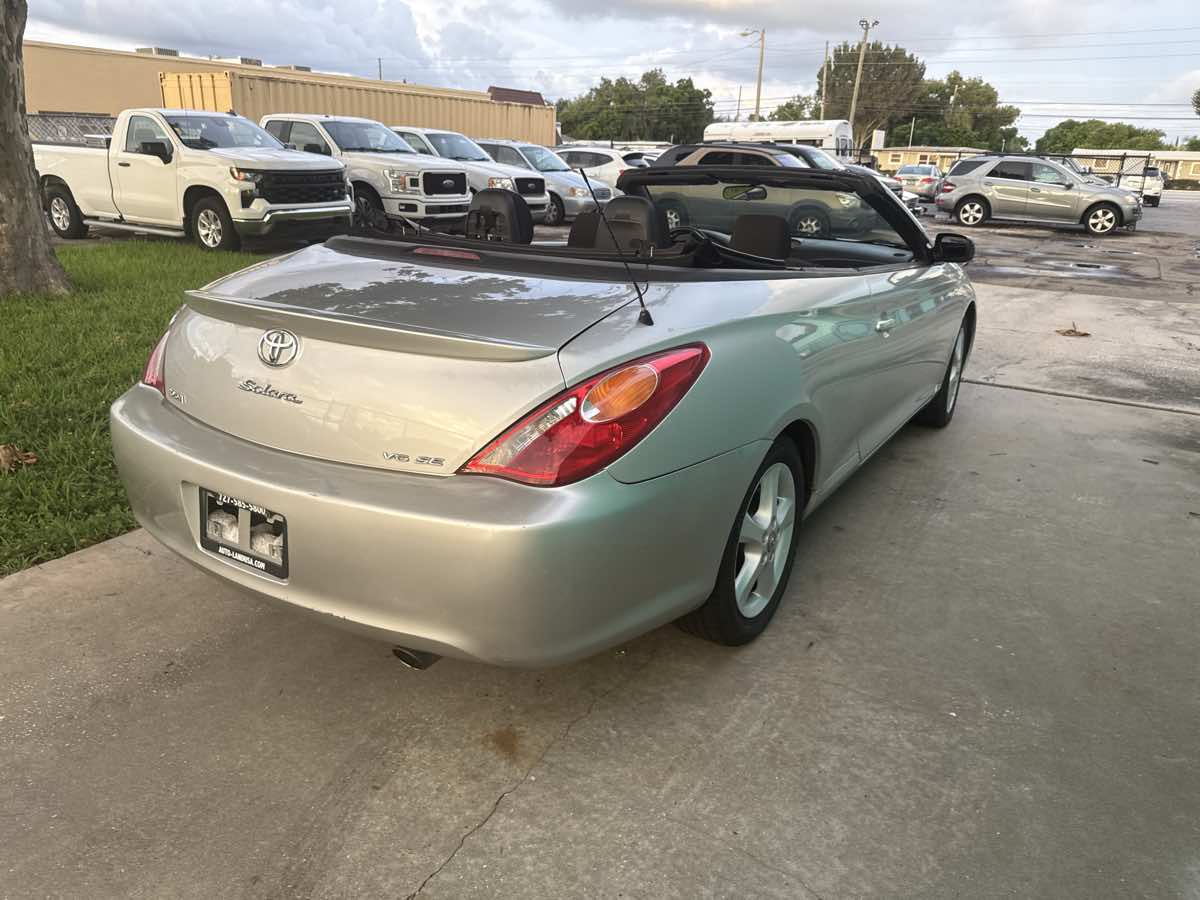 2006 Toyota Camry Solara SE photo 3