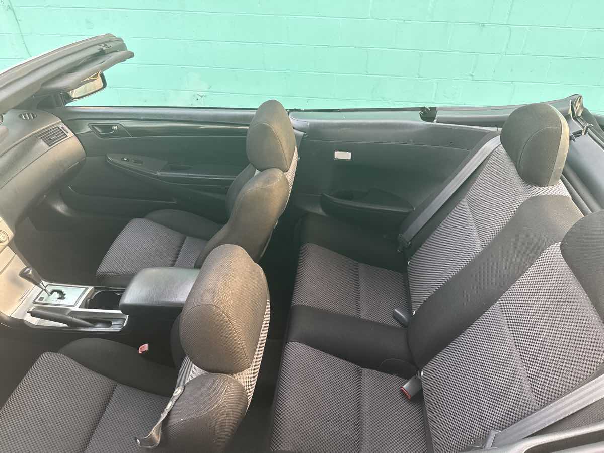 2006 Toyota Camry Solara SE photo 10
