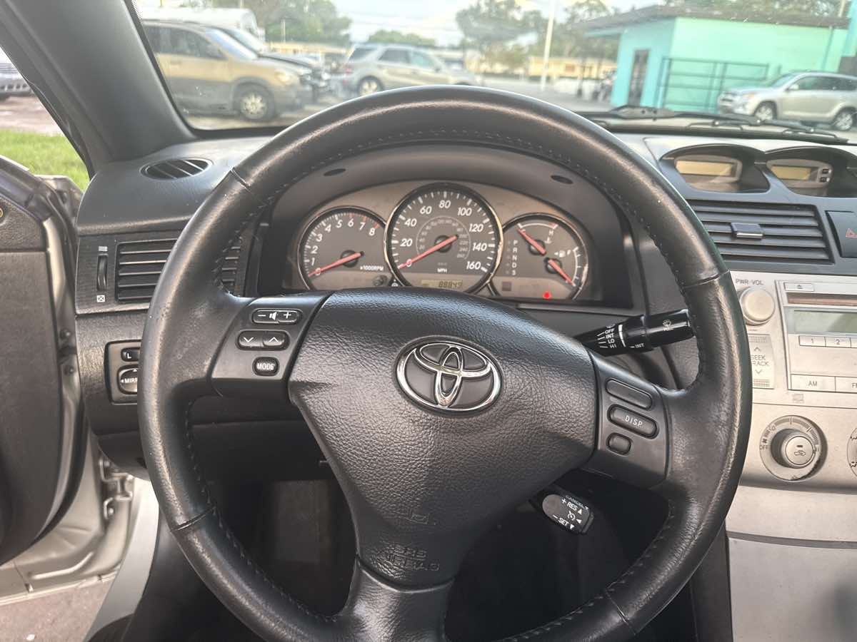 2006 Toyota Camry Solara SE photo 13