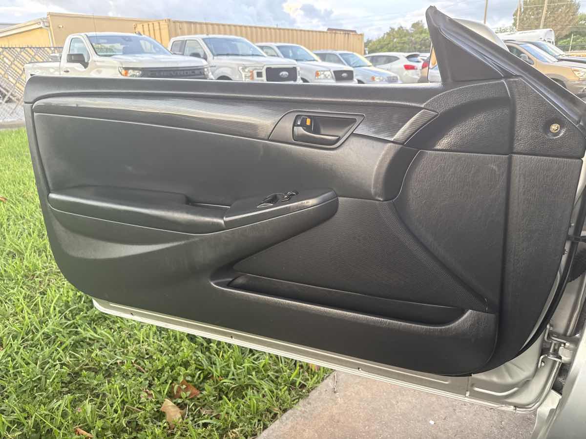 2006 Toyota Camry Solara SE photo 15
