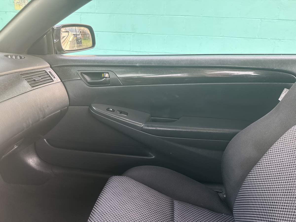2006 Toyota Camry Solara SE photo 16
