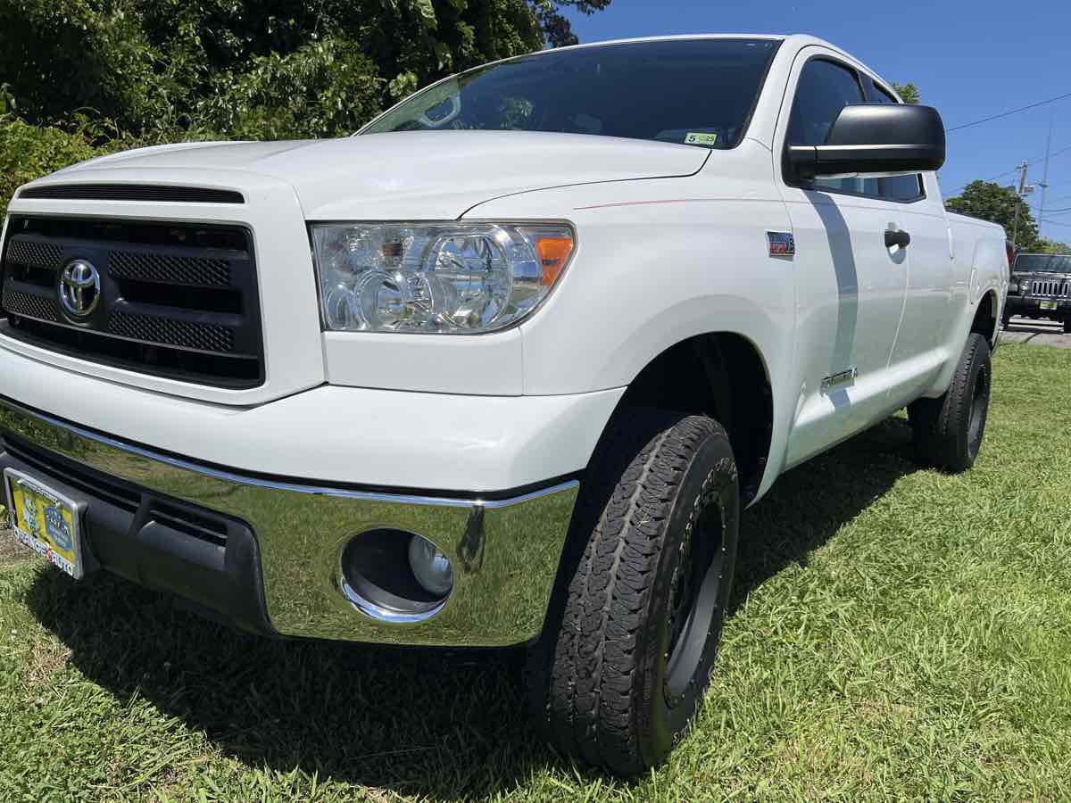 2011 Toyota Tundra 4WD Truck SR5